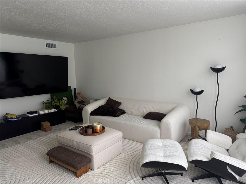 MLS #WS25263465 image #0