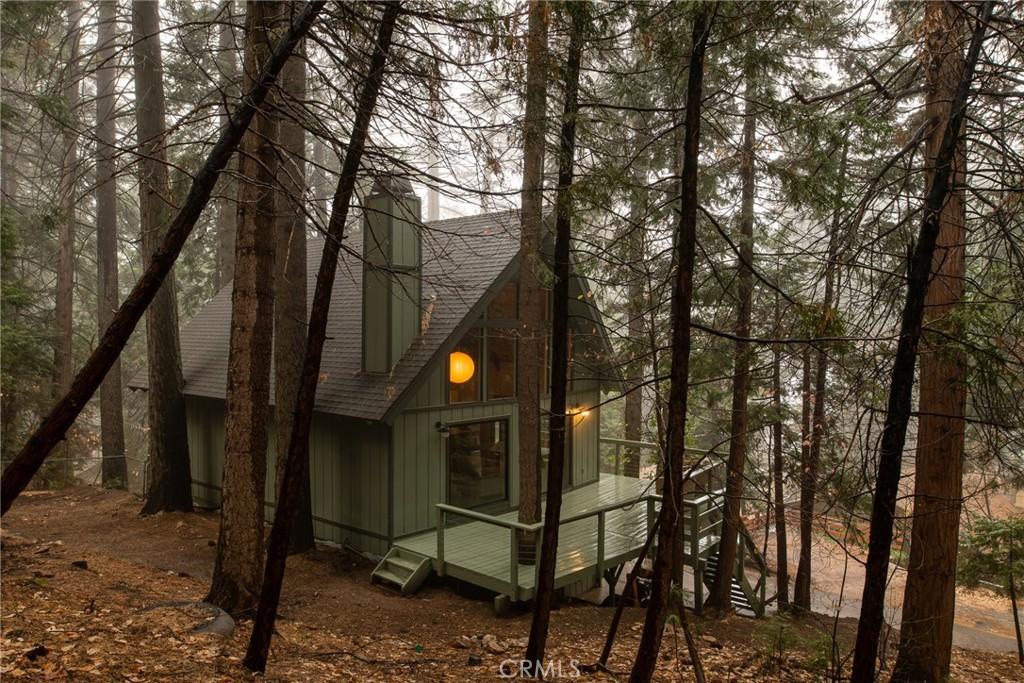 MLS #WS25264396 image #0