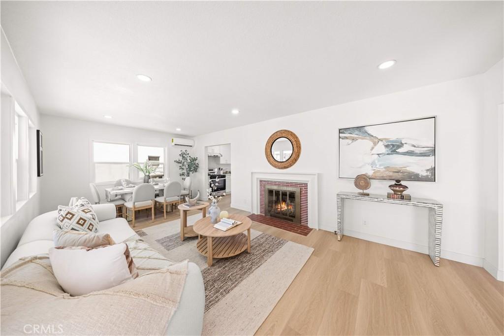 MLS #WS25266079 image #0