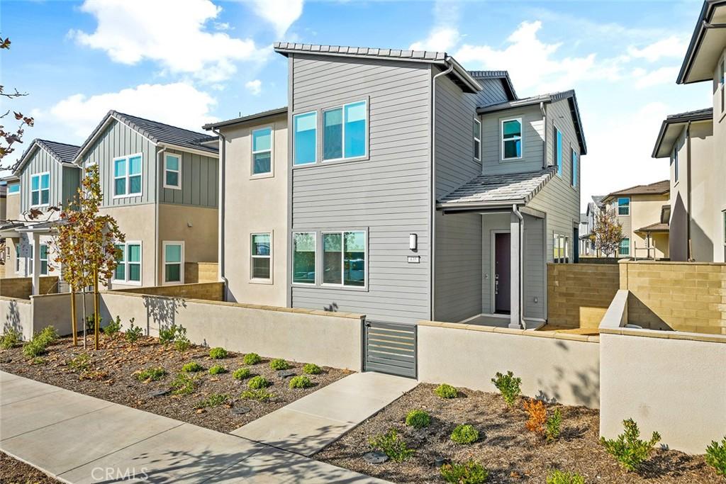 MLS #WS25266527 image #0