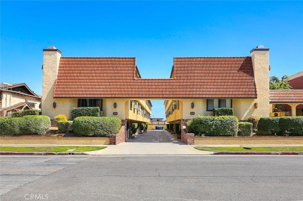 MLS #WS25267838 image #0