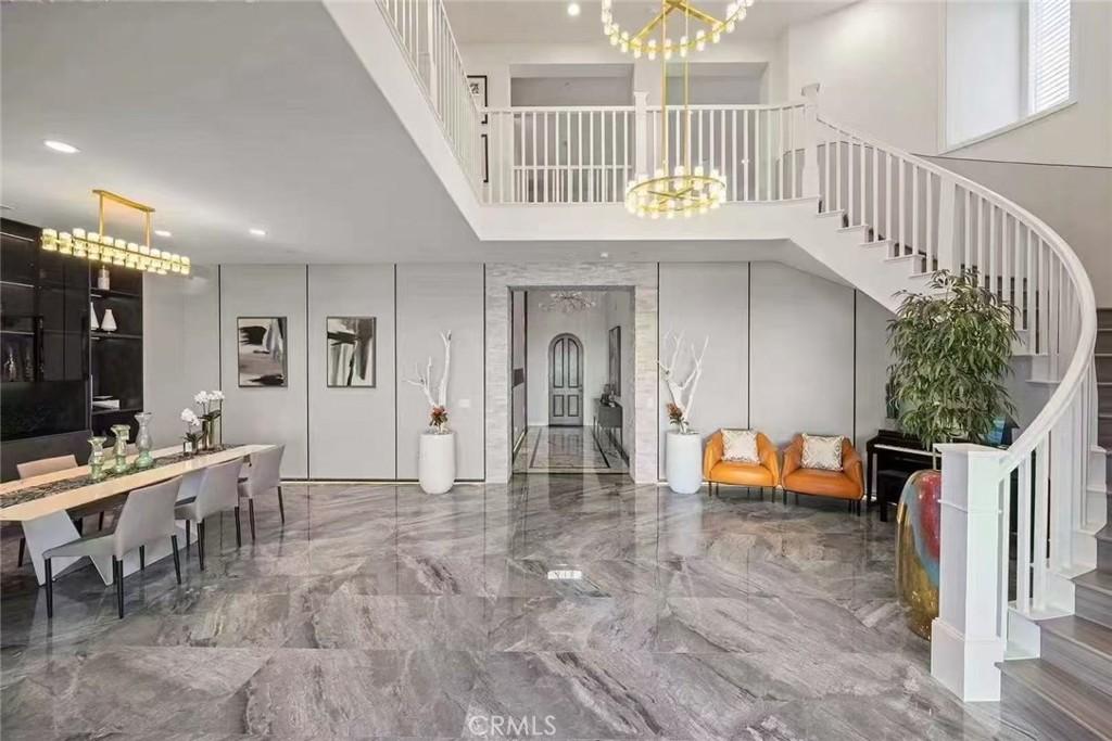 MLS #WS25272102 image #0