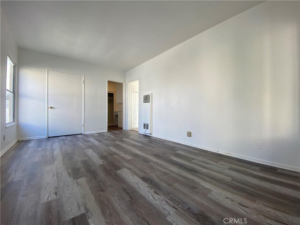 MLS #WS25274319 image #0