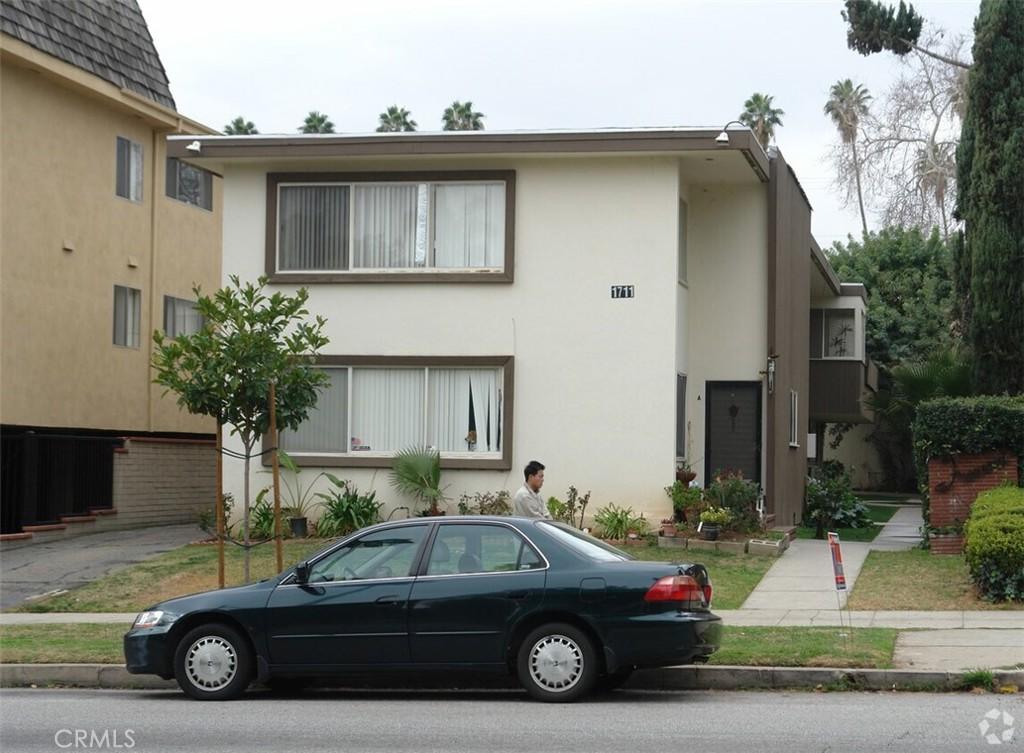 MLS #WS25275707 image #0