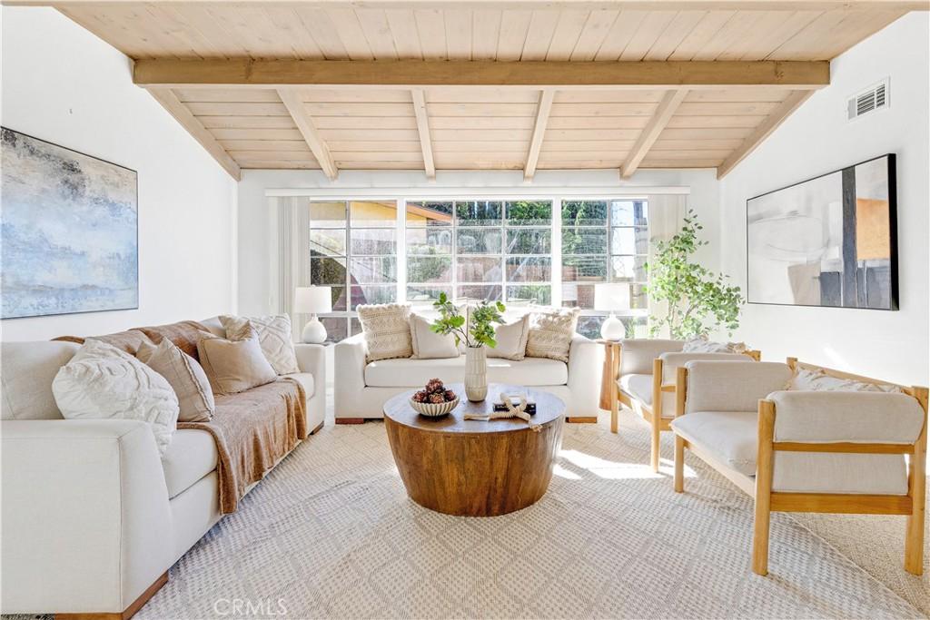 MLS #WS25278128 image #0