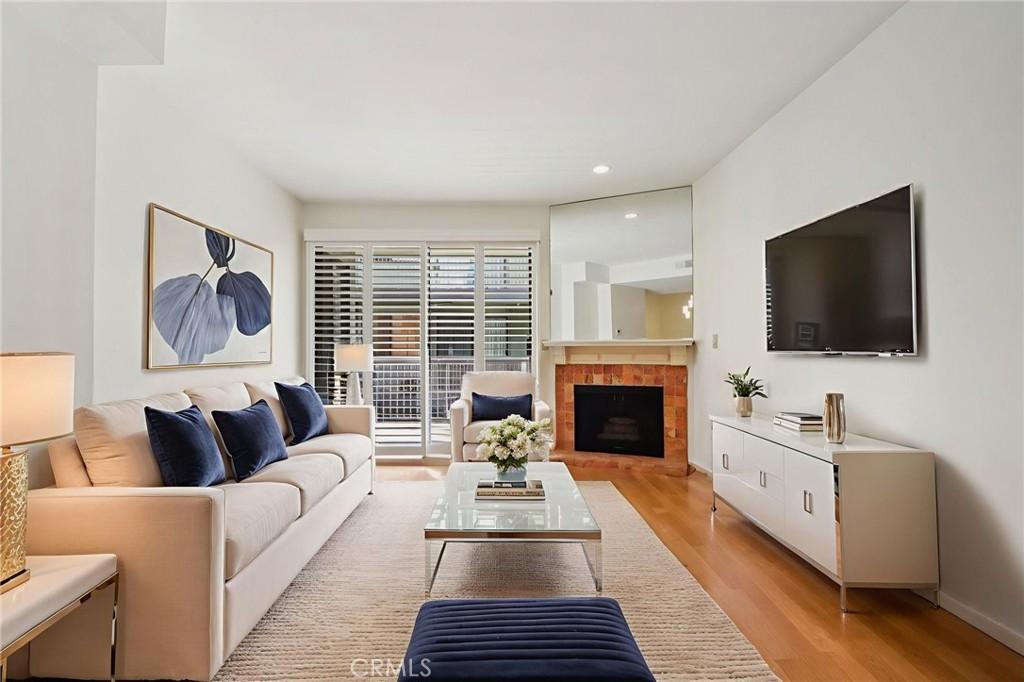 MLS #WS25281083 image #0