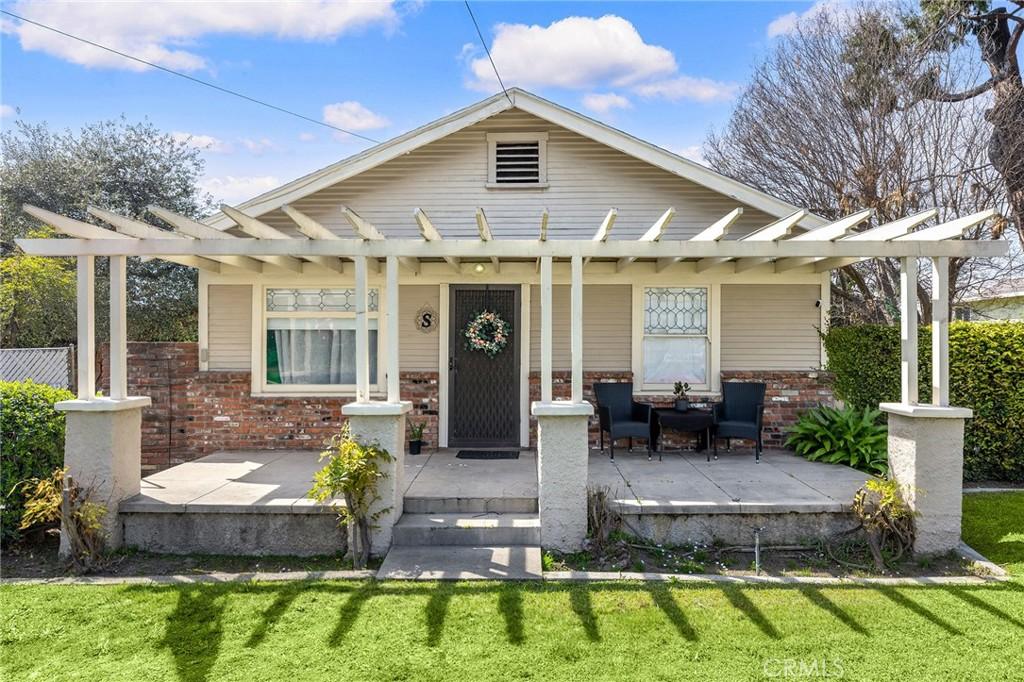 MLS #WS25282315 image #0