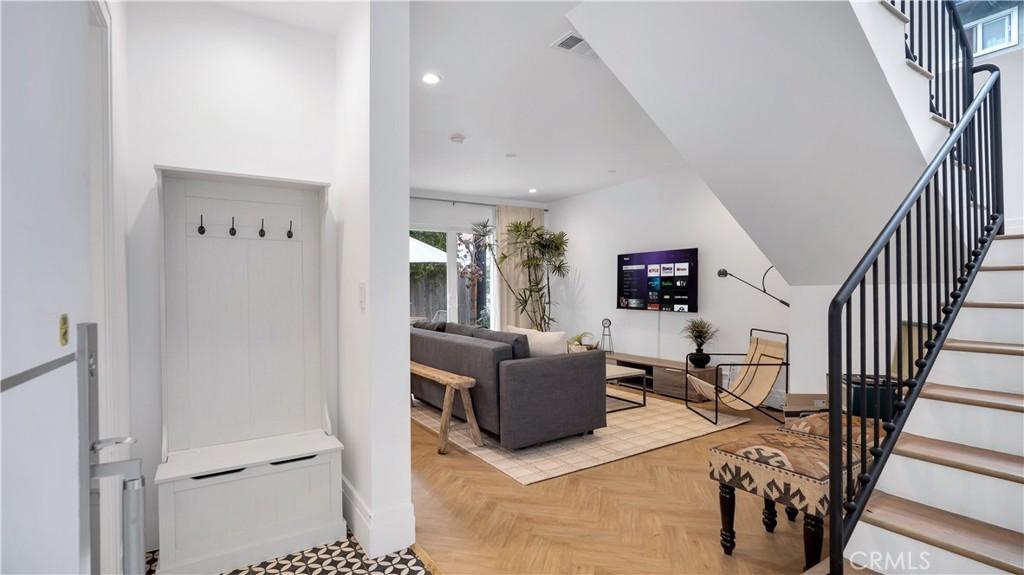 MLS #WS26009188 image #0