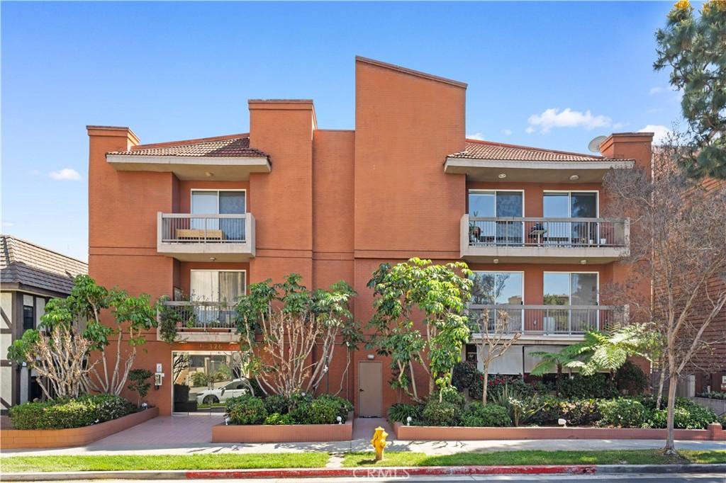 MLS #WS26047515 img 0