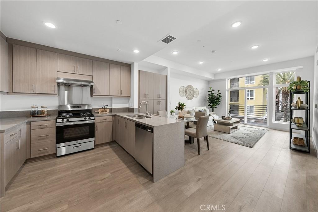 MLS #WS26077950 image #0