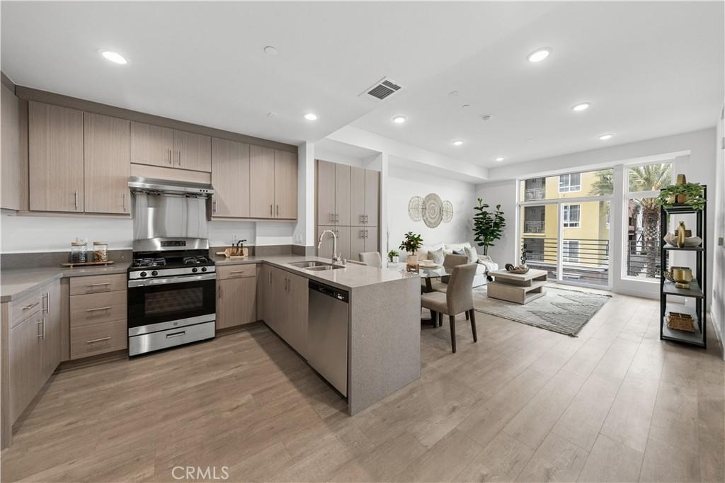 MLS #WS26077967 image #0