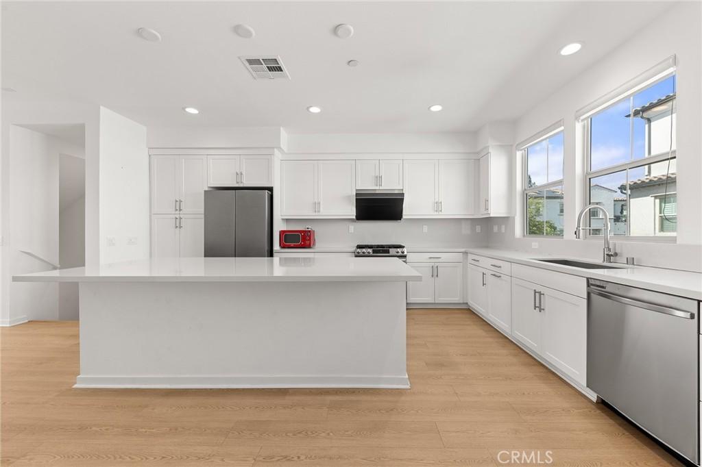 MLS #WS26125560 image #0