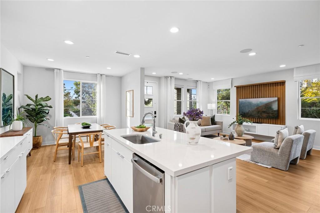 MLS #WS26146945 image #0