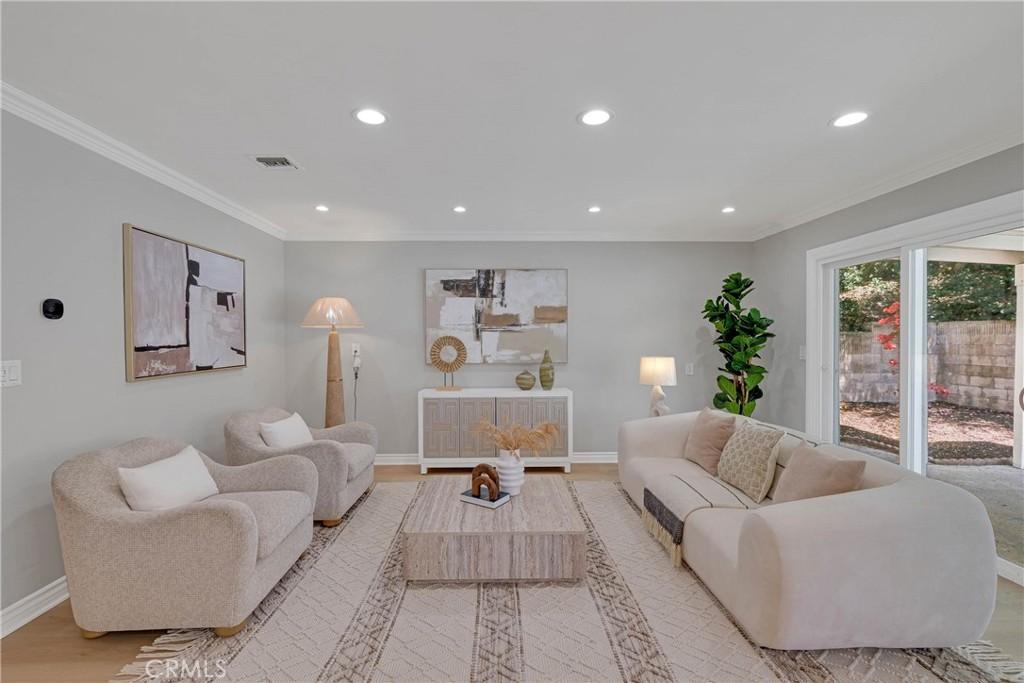 MLS #WS26156878 image #0