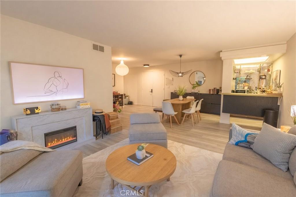 MLS #WS26178504 image #0
