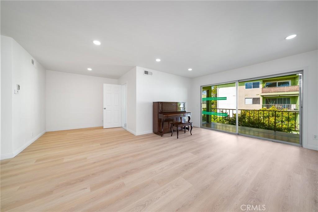 MLS #WS26184660 image #0