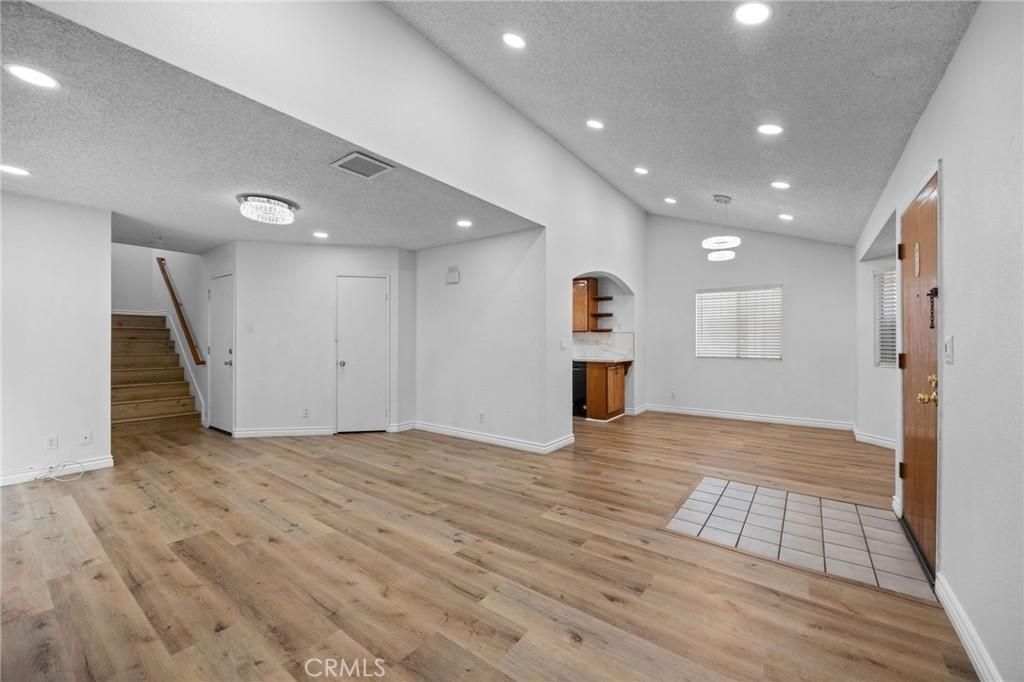 MLS #WS26193184 image #0