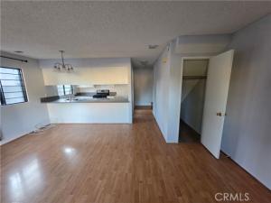 MLS #WS26211031 image #0